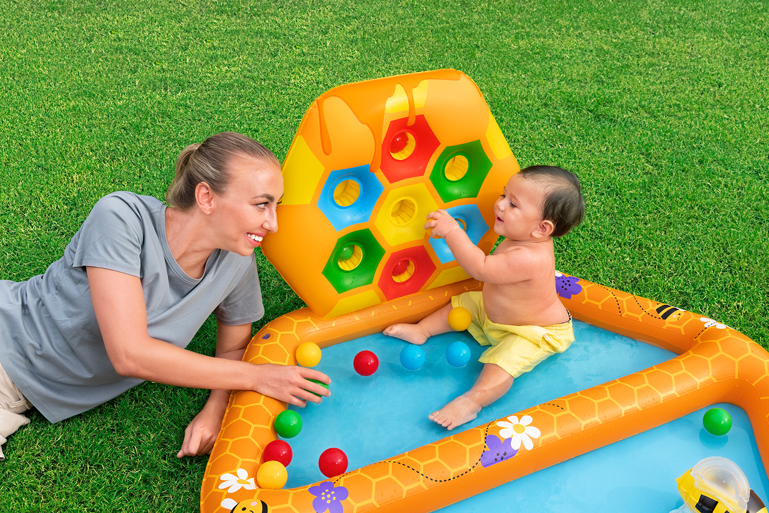 Planschbecken & Bällebad Lil' Beehive™ 127 x 119 x 61 cm